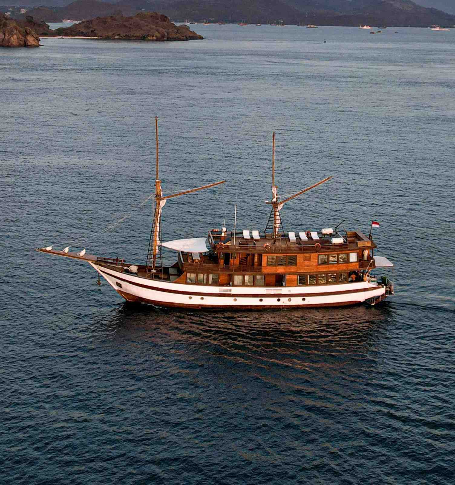 Phinisi Luxury