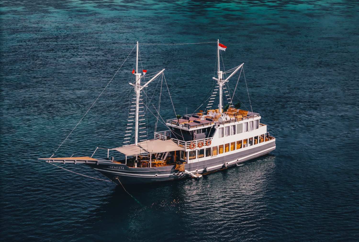 Phinisi Luxury