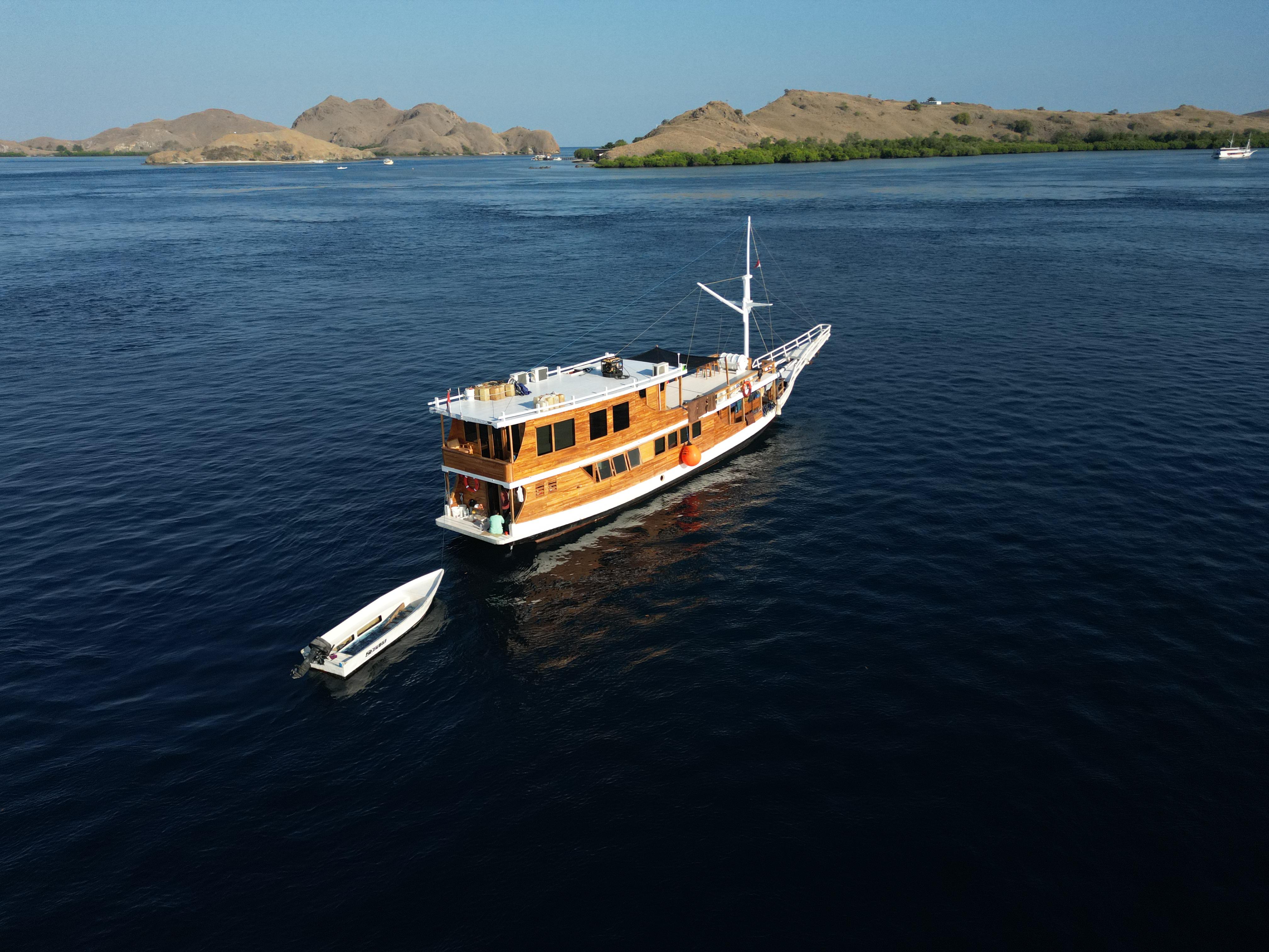 Phinisi Deluxe