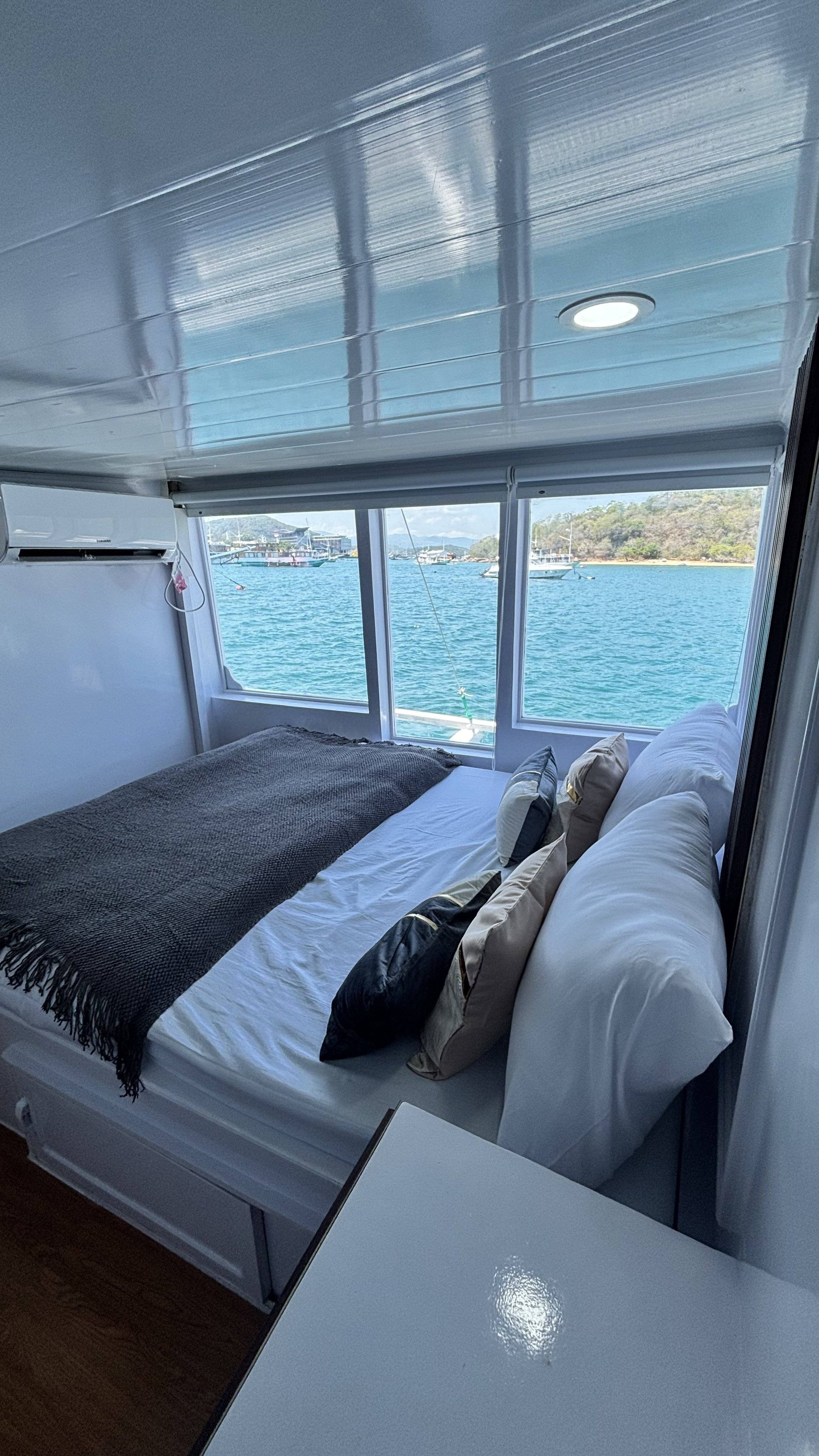 SUITE BEDROOM