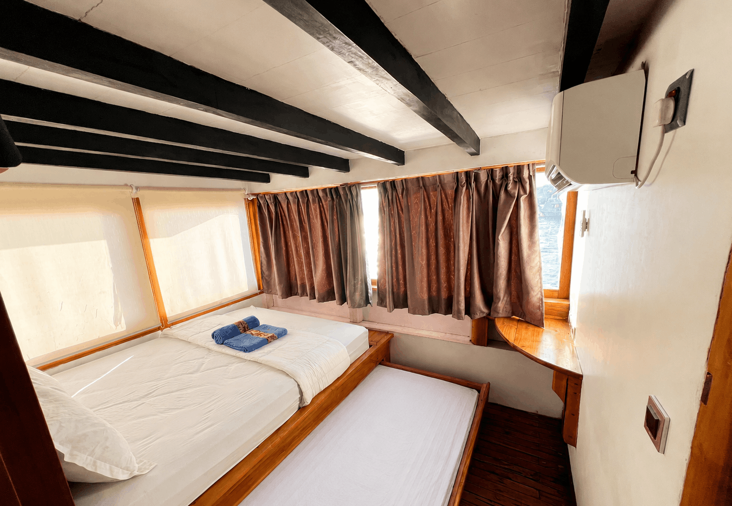 DELUXE CABIN 1 & 2