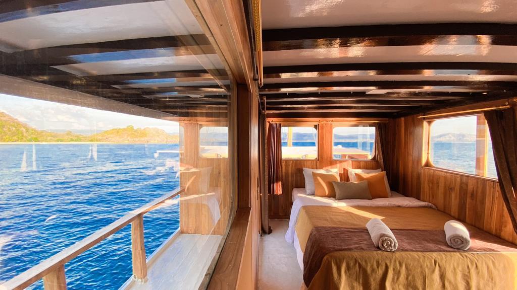 DELUXE CABIN