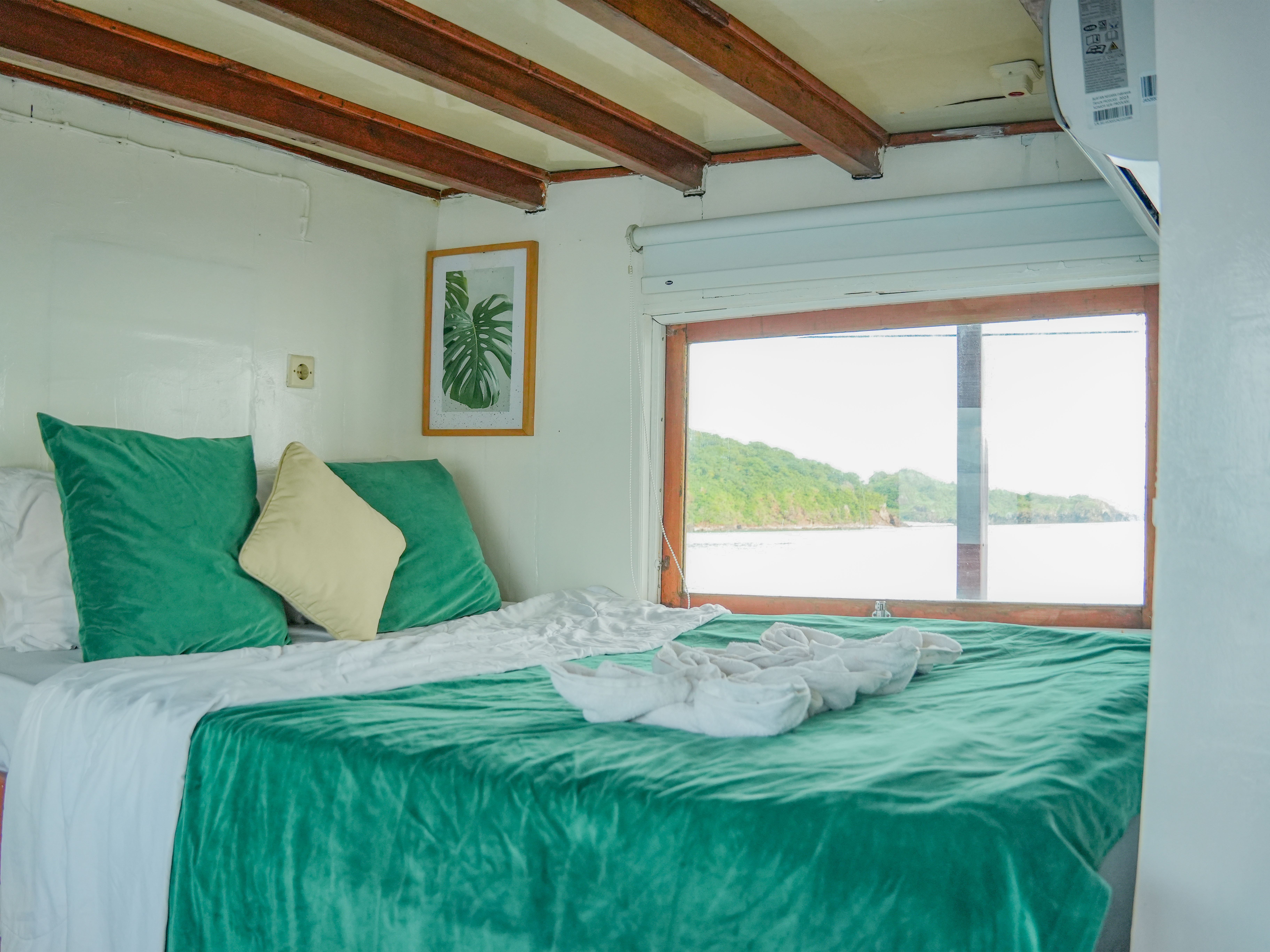 Deluxe Cabin 5 ( Main Deck)