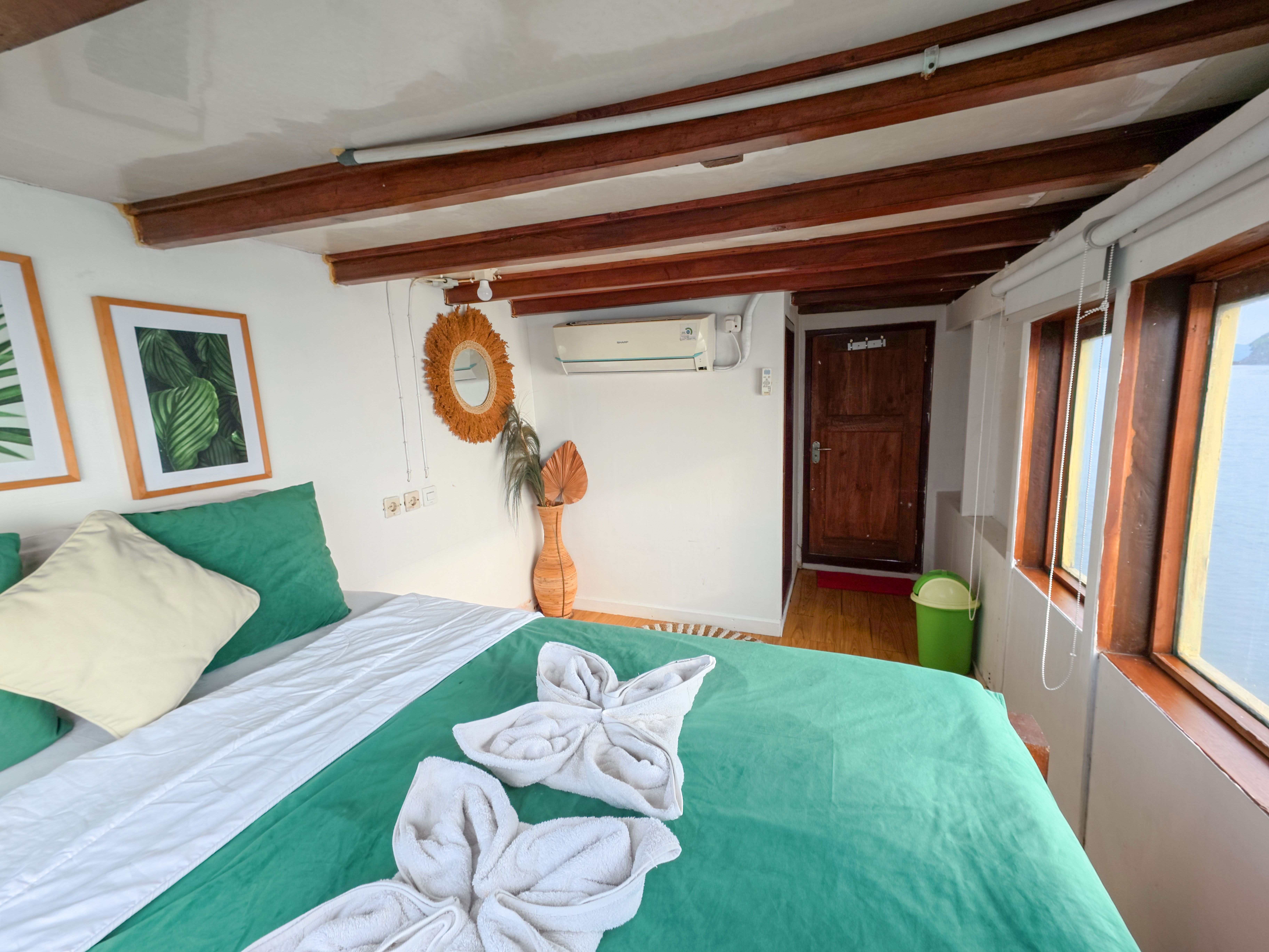 Master Cabin 2 ( upper deck )