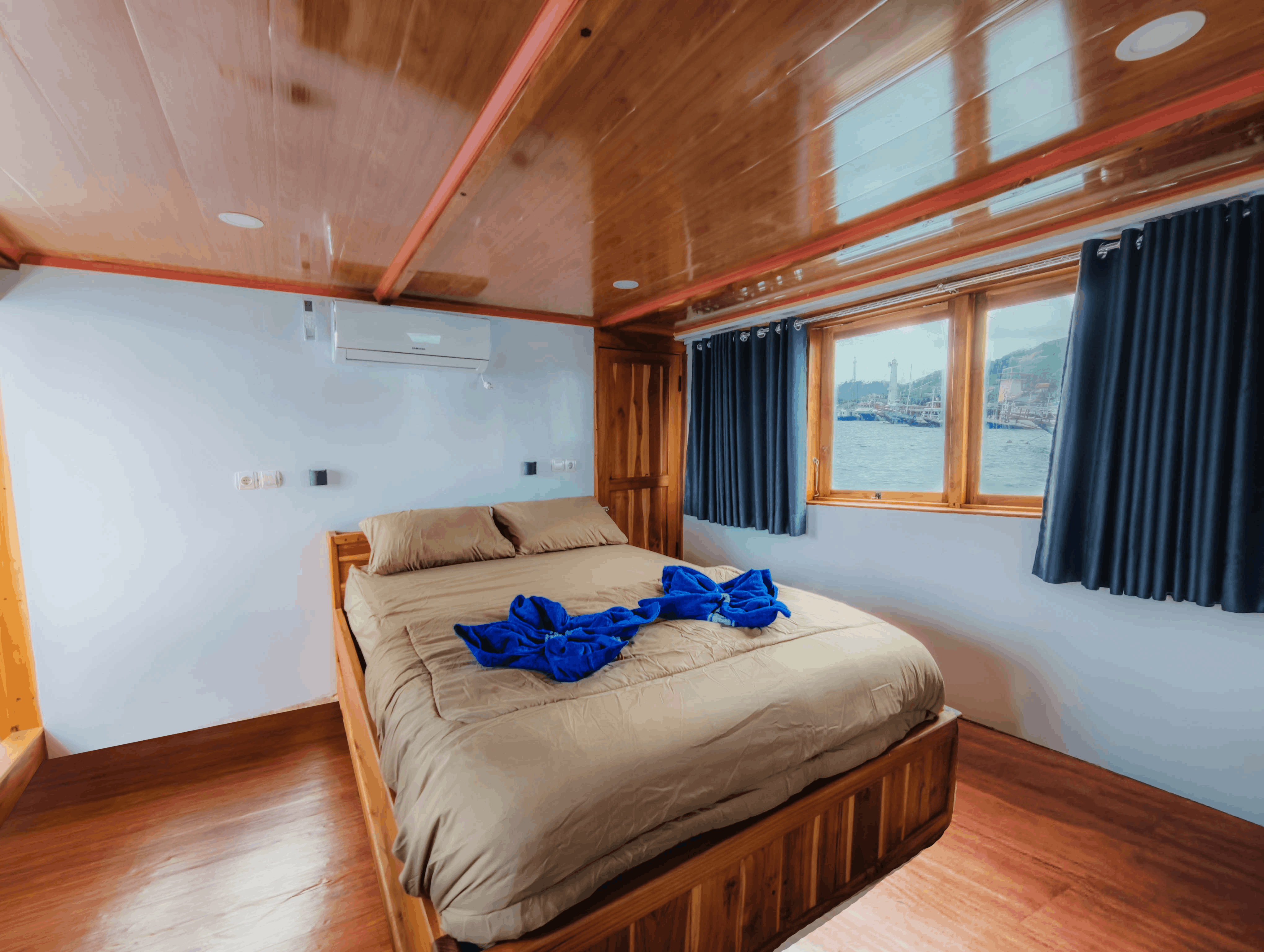 SUITE ROOM
