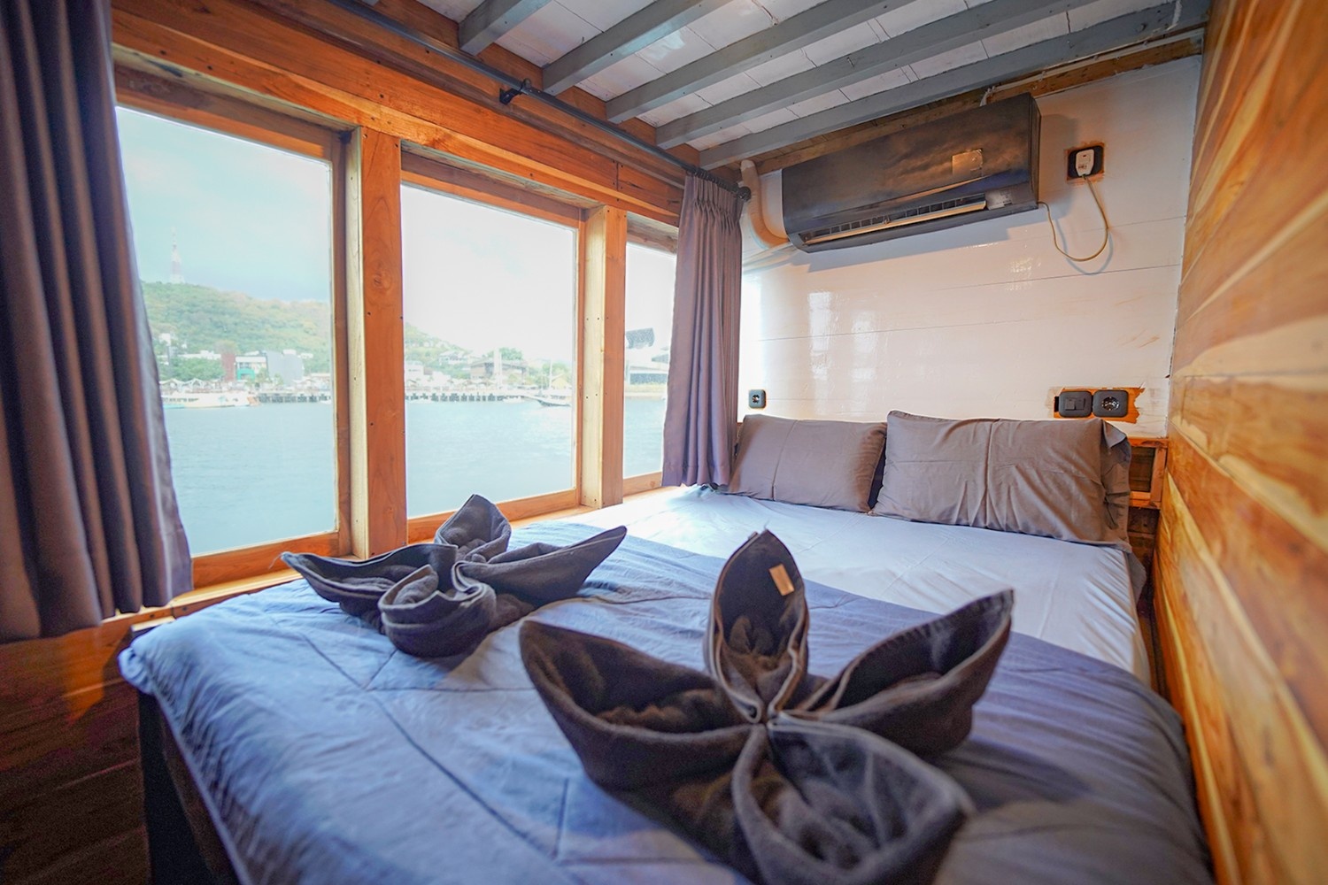 Deluxe Cabin 2 (Main Deck)